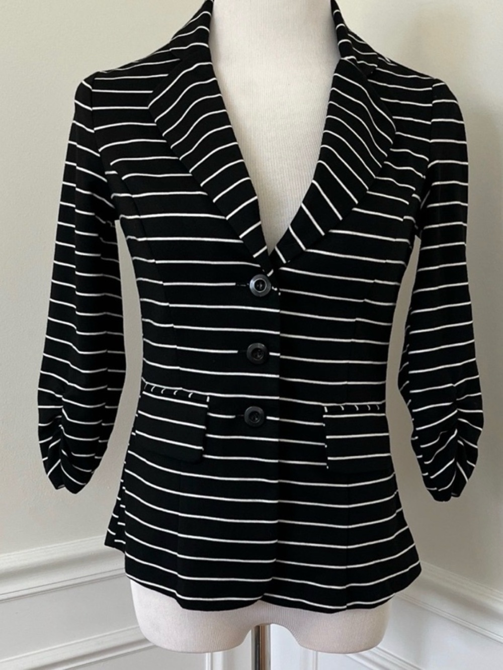 Dressbarn Black & White Striped Blazer – Size Small